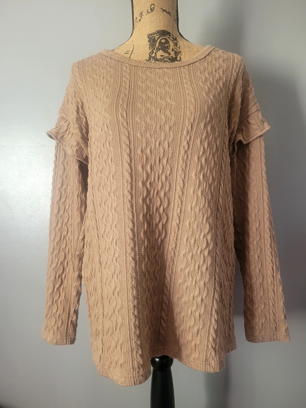 🤎 Cable-Knit Ruffle Shoulder Sweater - Picture 2 of 4